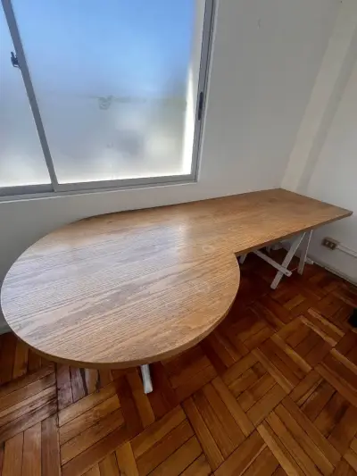 Escritorio de madera grande - miniatura 1