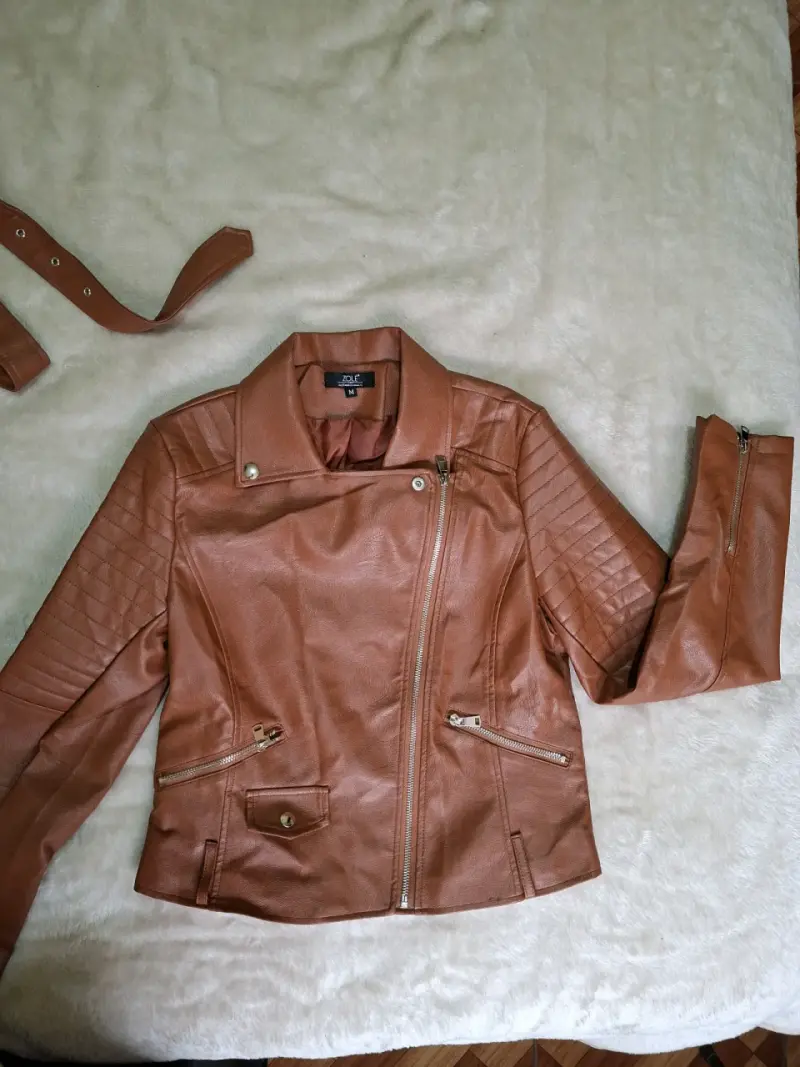 Chaqueta de cuero sintético café - 1