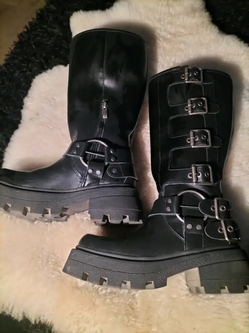 Botas negras de cuero con hebillas cmoran - 1
