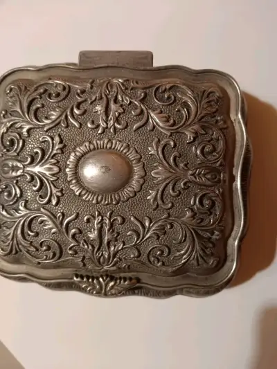 Caja decorativa metálica antigua - miniatura 5