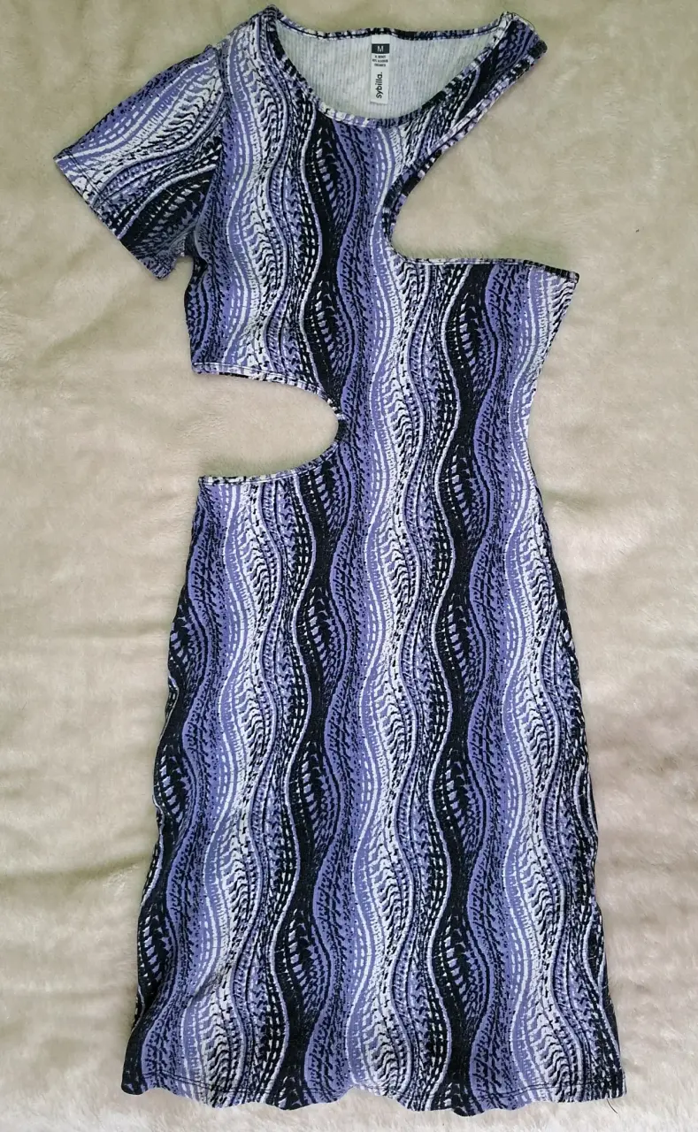 Vestido con diseño abstracto