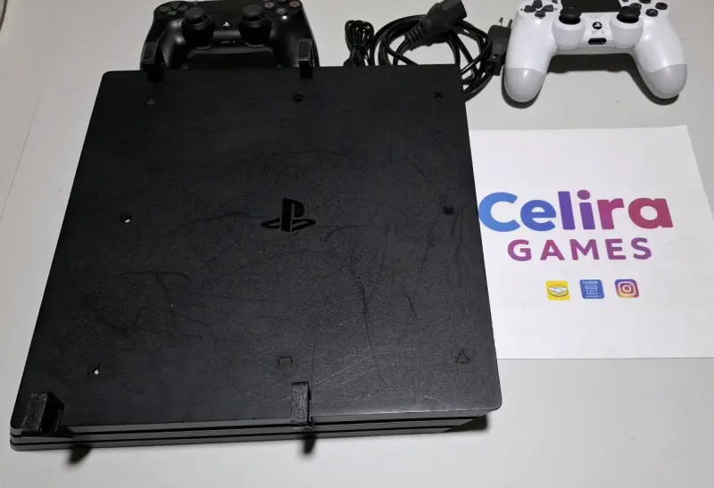 PS4 pro con juegos 2 mandos - 4