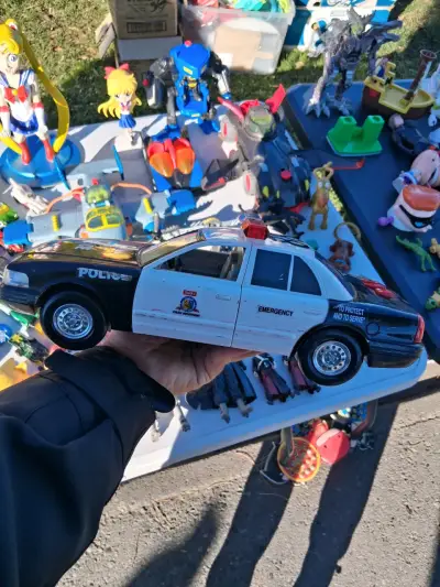 Auto de policía de juguete Tonka - miniatura 6