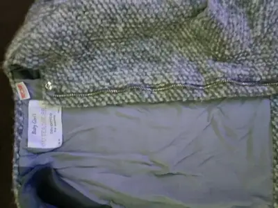 Chaqueta de bebé gris gruesa - miniatura 2