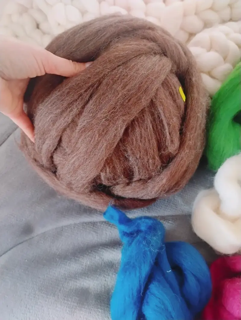 Lana de felting 1 kilo color café - 1