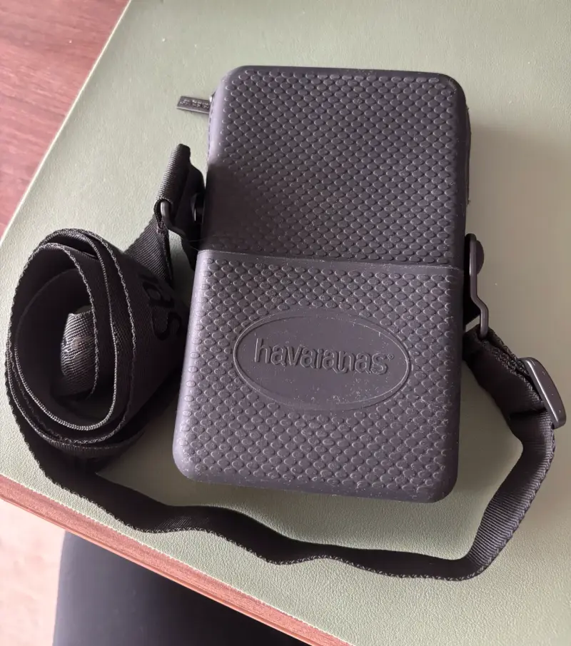Bolso impermeable negro Havaianas
