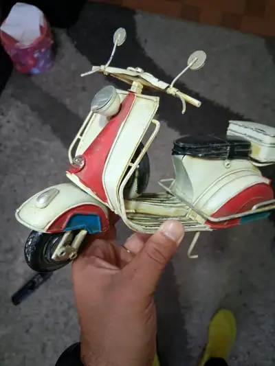 Motocicleta decorativa vintage - miniatura 1