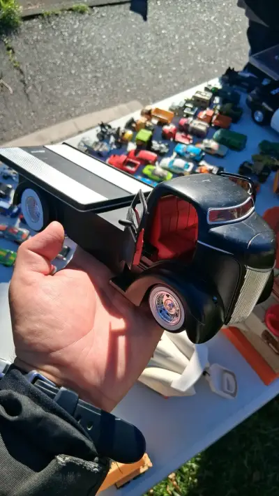 Camioneta de juguete vintage negra - miniatura 2