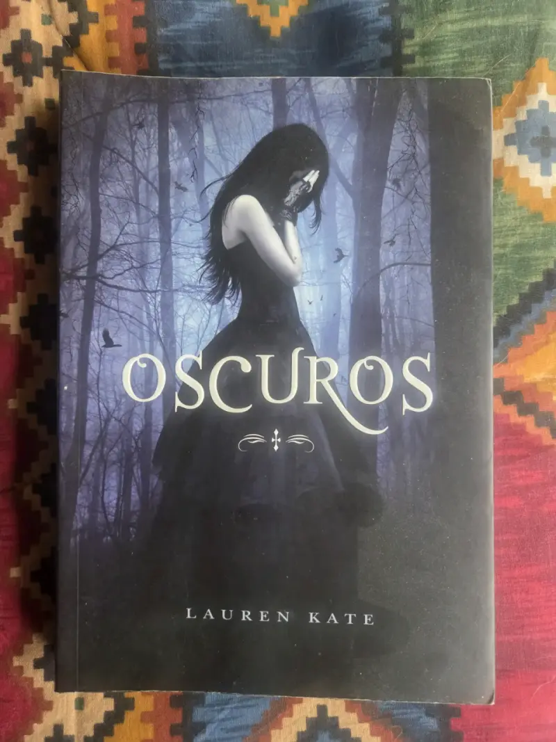 Libro Oscuros por Lauren Kate - 1
