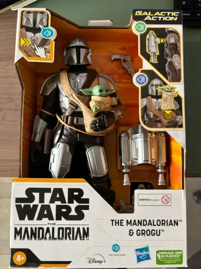 Figura Mandalorian con Grogu - miniatura 3