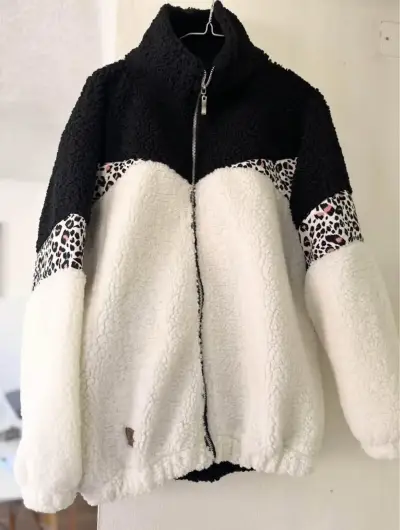 Chaqueta de polar blanco y negro - miniatura 1
