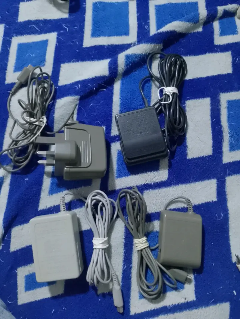 Cargadores de NDS y GBA SP