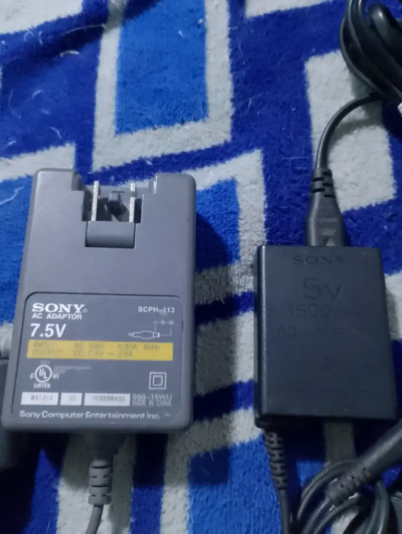 Adaptadores de corriente para PSOne y PSP