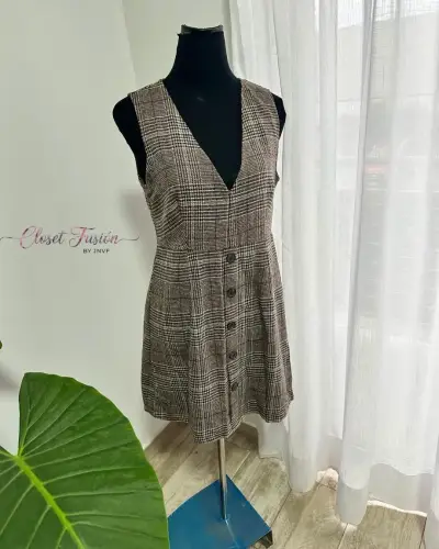 Vestido de cuadros marrón sin mangas - miniatura 1