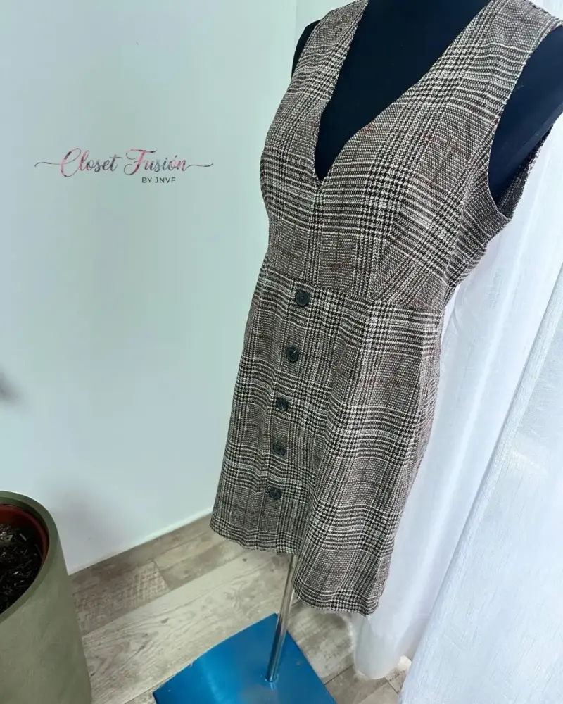 Vestido de cuadros marrón sin mangas - 3