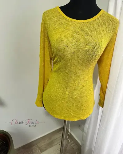 Suéter amarillo tejido - miniatura 1