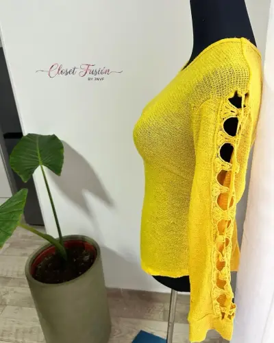 Suéter amarillo tejido - miniatura 3