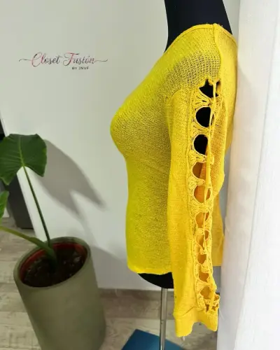 Suéter amarillo tejido - miniatura 4