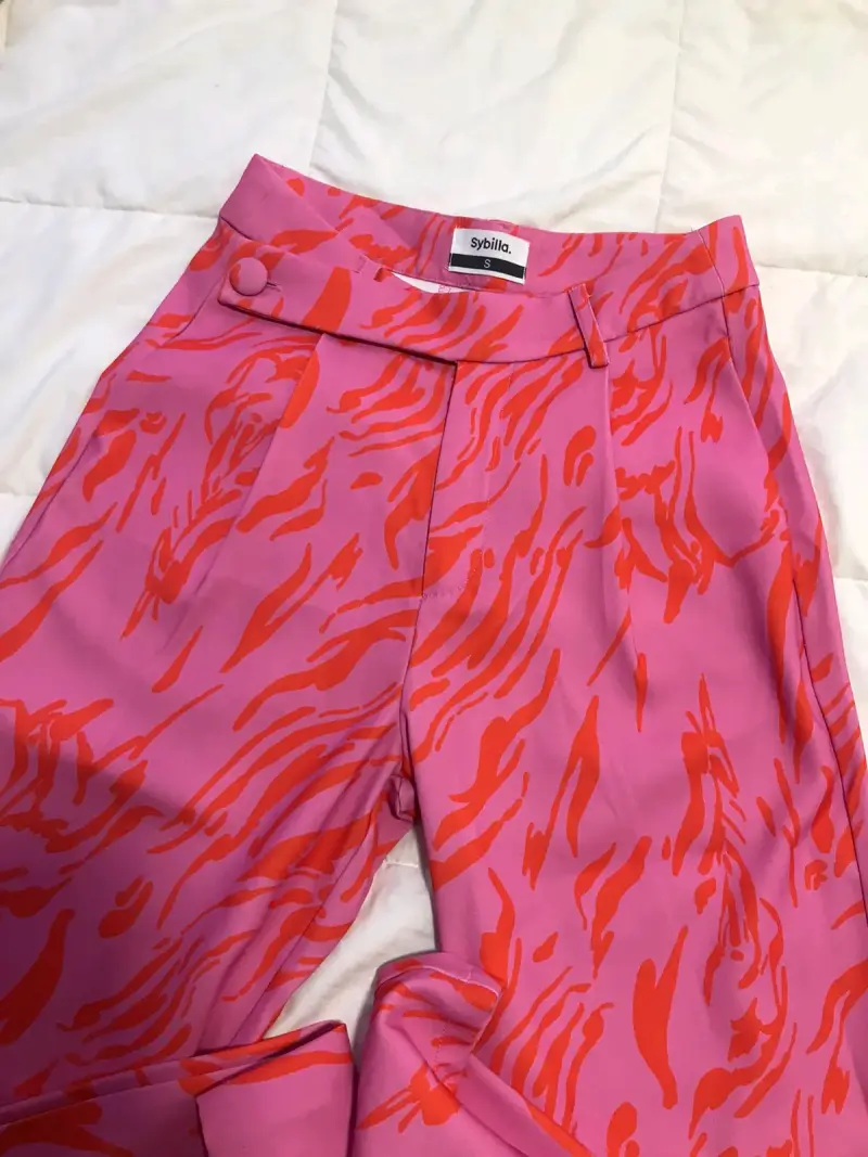 Pantalones estampados rosados y rojos - 2