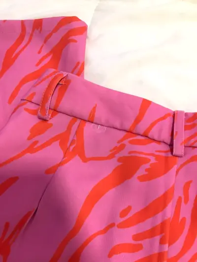 Pantalones estampados rosados y rojos - miniatura 3