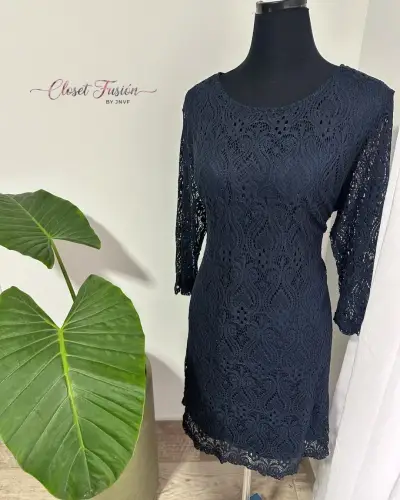 Vestido de encaje negro - miniatura 1