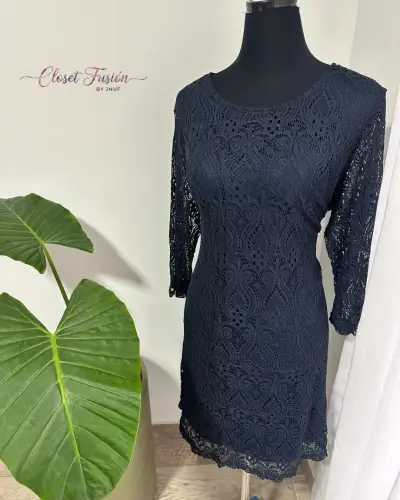 Vestido de encaje negro - miniatura 2