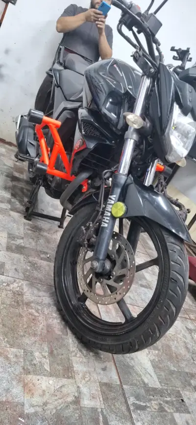 Defensa tipo jaula para motocicleta - miniatura 2