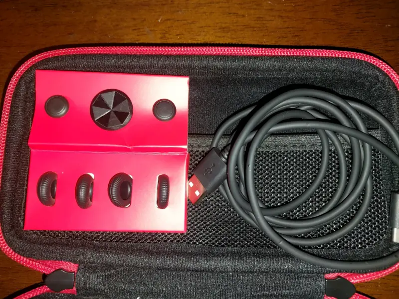 Consola portátil con controles - 2