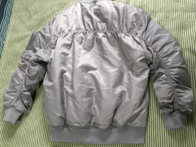 Chaqueta bomber lila nueva - miniatura 2