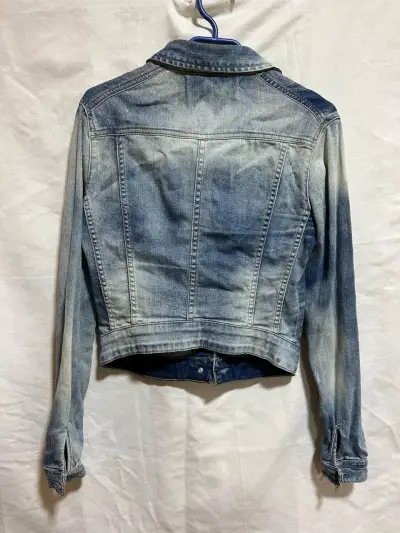 Chaqueta de mezclilla azul elásticada impecable - miniatura 2