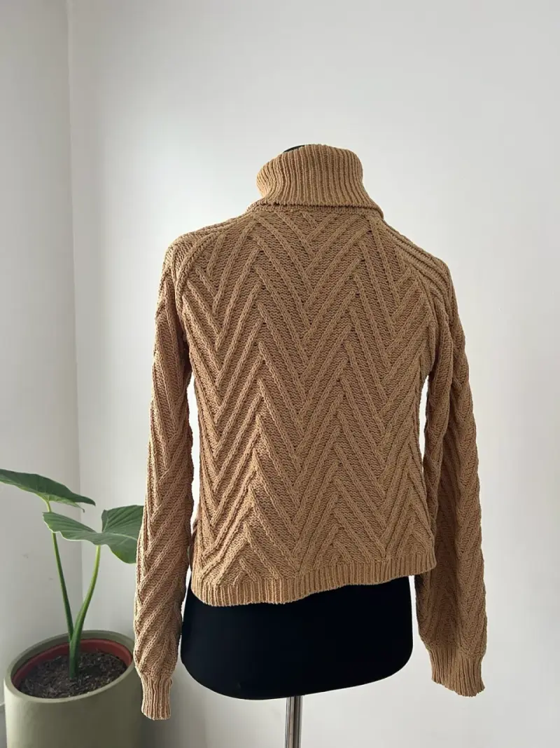 Suéter beige de cuello alto - 2