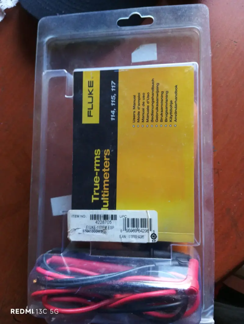 Multímetro Fluke 117 con caja - 2