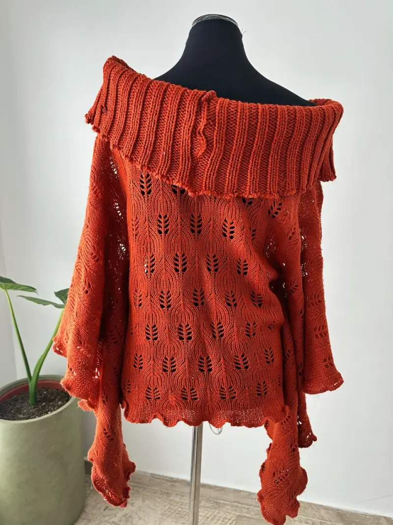 Suéter tejido naranja con cuello amplio - 1