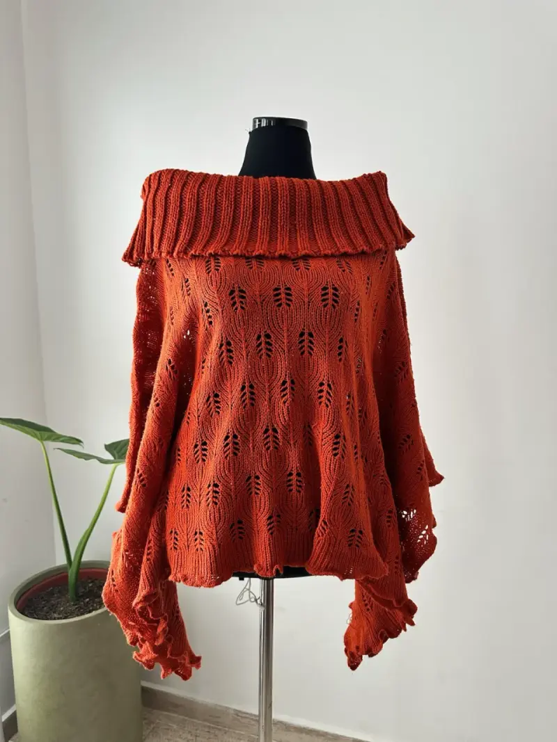Suéter tejido naranja con cuello amplio - 3