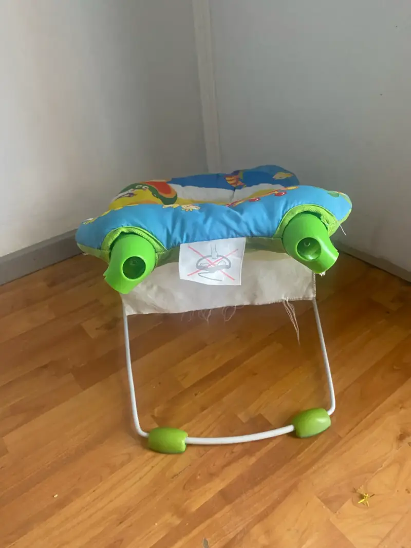 Silla vibratoria infantil colorida - 2