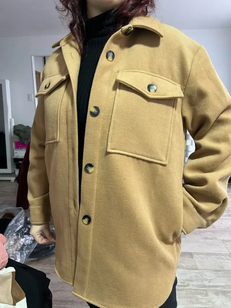 Chaqueta beige de lana