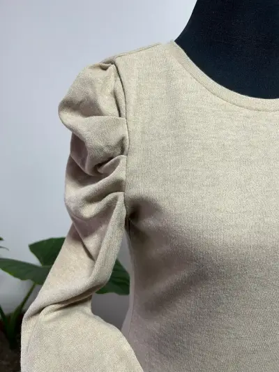 Vestido beige manga larga - miniatura 2