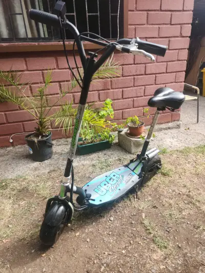 Scooter eléctrico usado - miniatura 1