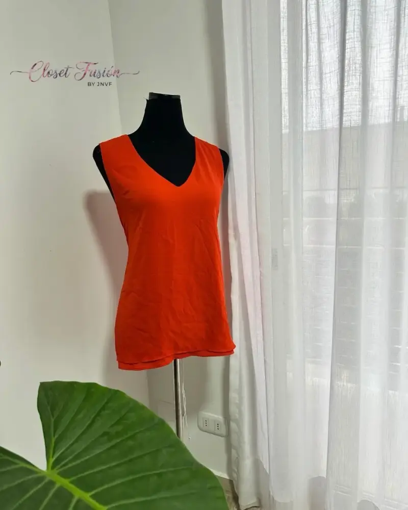 Polera roja sin mangas - 2