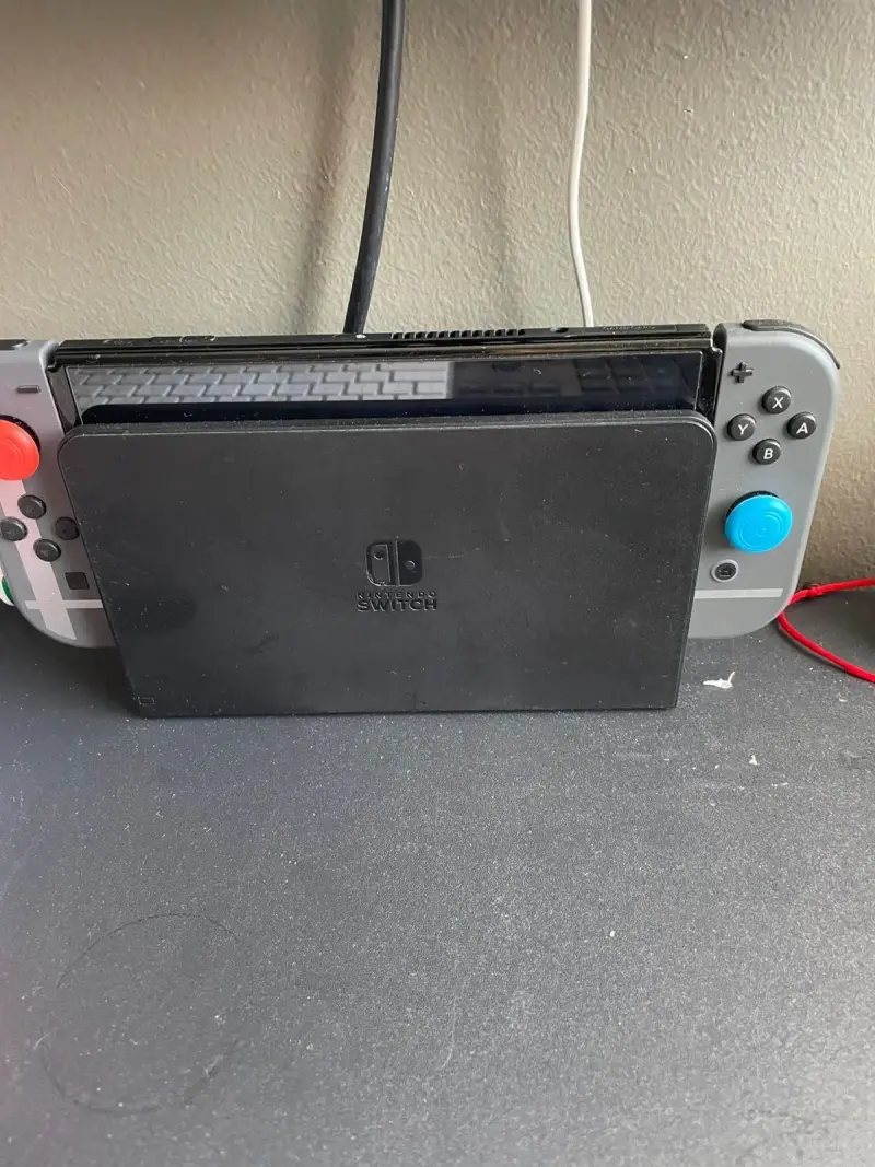 Consola Nintendo Switch con Joy-Cons - 1