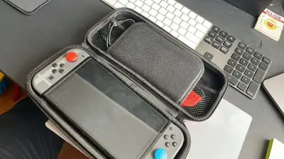 Consola Nintendo Switch con Joy-Cons - miniatura 2