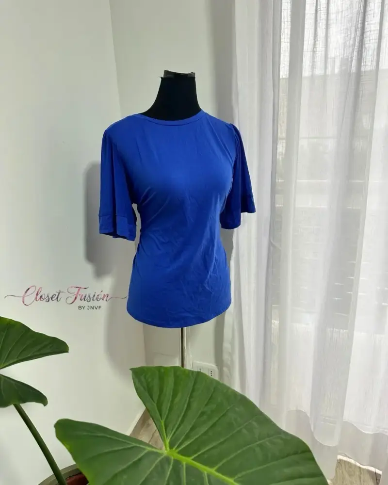 Polera azul manga corta