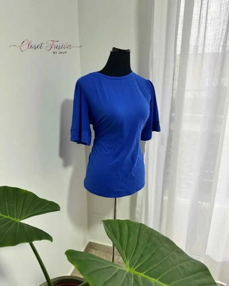 Polera azul manga corta - 2