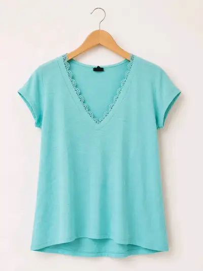 Polera celeste con encaje - miniatura 2