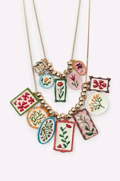 Collar Zara  con colgantes florales - miniatura 1