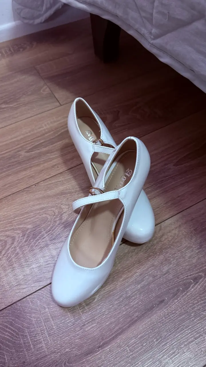Zapatos blancos de charol talla 39 - 1