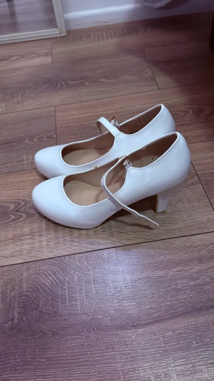 Zapatos blancos de charol talla 39 - 2
