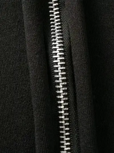Polerón negro con capucha - miniatura 4