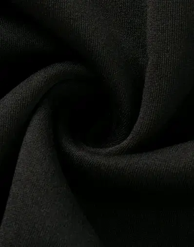 Polerón negro con capucha - 6