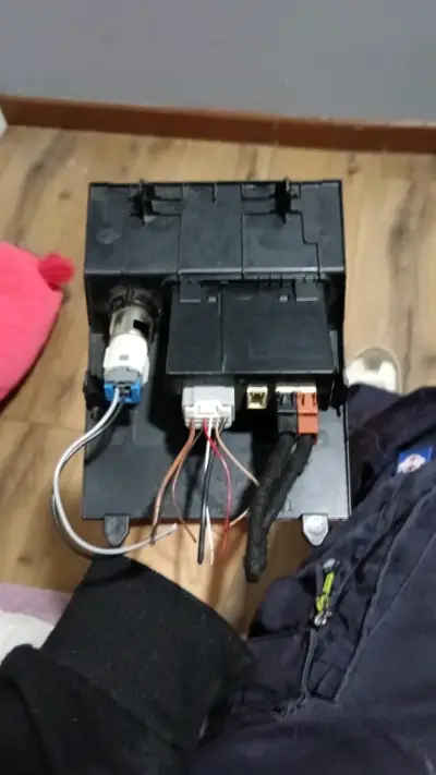 Estación de carga compacta USB - miniatura 2